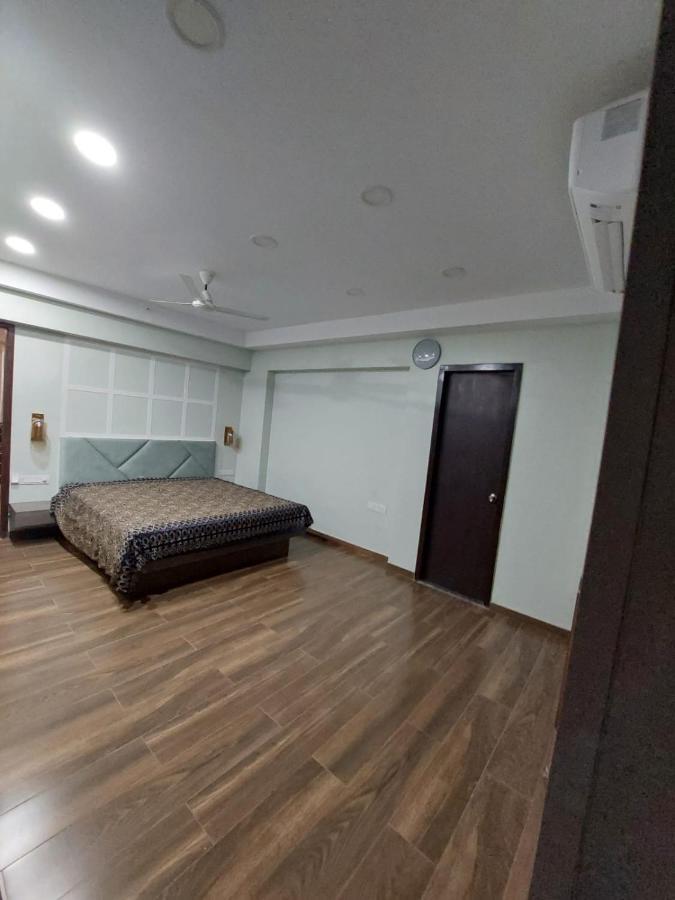 Royal Nest Premium Otel Pune Dış mekan fotoğraf
